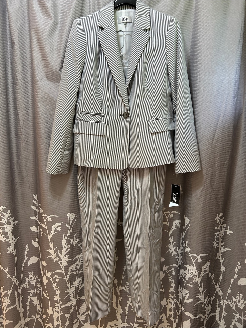LeSuit Women's Gray and White Pinstripe Suit- Blazer and Pants